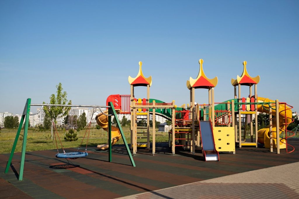 superficies seguras para parques infantiles
